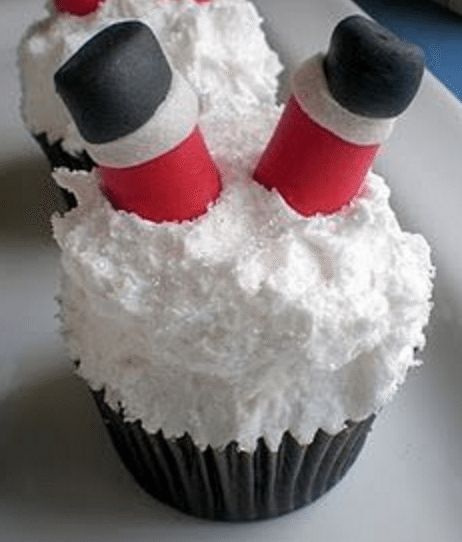 Easy Christmas Cupcakes, Santa Cupcakes, Christmas Cupcakes Recipes, Christmas Cupcakes Decoration, Christmas Tree Cupcakes, Snowman Cupcakes, Cake Christmas, Holiday Cupcakes, Xmas Cake