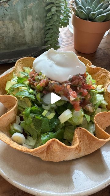 Taco Salad Videos, Taco Seasoning Homemade, Kristy Keto, Taco Salad Shells, Low Carb Taco Salad, Tortilla Pan, Taco Meat Recipe, Taco Salad Bowls, Shredded Beef Tacos