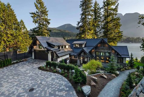 A striking hillside house overlooks a serene lake in British Columbia Hill Top House Design, Hillside Mansion Exterior, House Hillside, Hillside Mansion, Modern Timber Frame Homes, Modern Timber Frame, Rustic Lake Houses, Timber Cabin, Hillside House