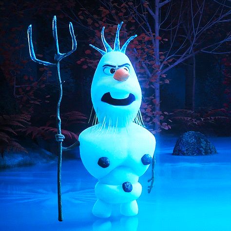 The two most creative transformations of Olaf in Olaf Presents! Olaf Profile Picture, Funny Olaf, Olaf Presents, Olaf Pictures, Olaf Funny, Singing Meme, Character Emoji, Frozen Funny, Funny Disney Pictures