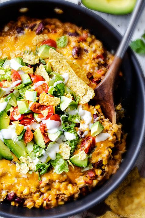 Creamy, Cheesy One Skillet Mexican Chicken and Rice on your table in 30 minutes! Quick, easy and packed with hearty Southwest flavors and textures! Cultural Dishes, Mexican Casseroles, Mexican Chicken And Rice, Chicken Risotto, Cuban Dishes, Carlsbad Cravings, Mexican Pizza, Skillet Dishes, One Skillet Meals