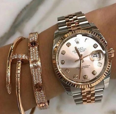 Rolex Cartier, Money Lifestyle, Accessoires Iphone, Expensive Jewelry Luxury, Cartier Bracelet, Rich Money, Luxe Jewelry, Cartier Jewelry, Classy Jewelry