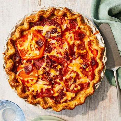 These impressive quiche recipes pack in delicious flavor in every bite. Roasted Tomato Quiche, Tomato Quiche, Fresh Tomato Recipes, Taco Pie, Brunch Food, Tomato Pie, Egg Dishes, Summer Meals, Frittata Recipes