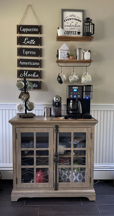 Coffee Bar Station Small Spaces, Coffee Bar In Kitchen, Vintage Coffee Bar, Bar In Kitchen, Cofee Bar, Coffee Bar Ideas Kitchen Counter, Coffee Bar Cart, Coin Café, Coffee Bar Ideas