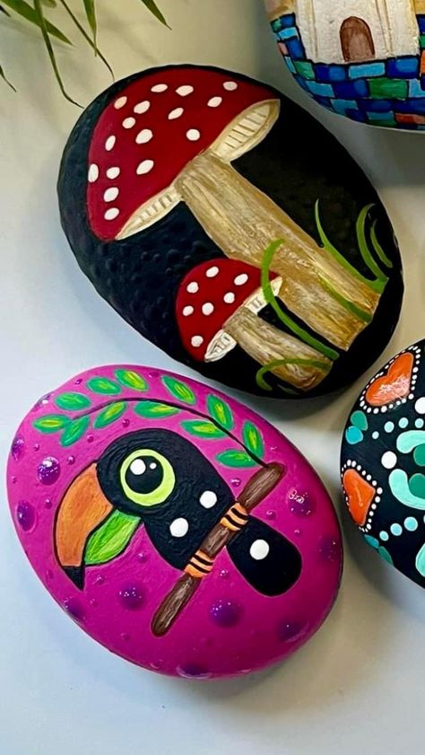 Sunset Painted Rocks, Mushroom Painted Rocks, Paint Rocks Ideas, Mandala Rock Painting, Kids Painting Crafts, Garden Rock Art, Mandala Painted Rocks, Diy Rock Art, Painted Rock Animals