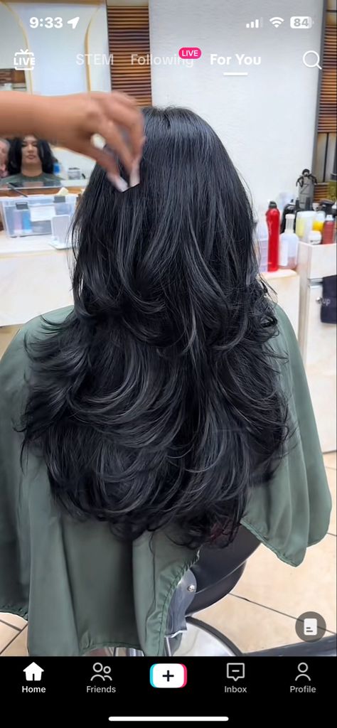 Jet Black Layered Hair, Layers Hair Long, 90s Long Layered Hair, Blowdry Blowout, Curly Blowout, Dominican Blowout, Blowout Curls, Blow Hair, Ball Hair