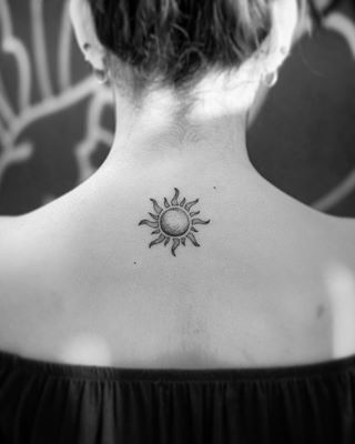 Search inspiration for a Geometric tattoo. Small Sun Tattoo, Maori Tattoo Frau, Tattoo Sonne, Sun Tattoo Designs, Muster Tattoos, Geometric Tattoo Design, Sun Tattoos, Geometric Tattoos, Sun Tattoo