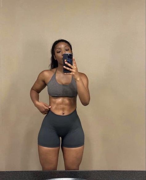 Gym Life Black Women, Black Woman Fit Aesthetic, Gym Workouts For Black Women, 130 Pounds 5'5 Woman, Abs Black Aesthetic, Fit Body For Vision Board Black Women, Abs On Black Women, Thick Gym Aesthetic, Exercise Black Women