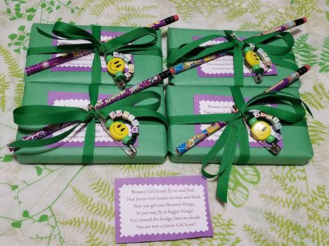 Bridge to juniors gift Junior Bridging Ceremony Ideas, Brownie To Junior Bridging Ceremony, Bridging To Juniors, Girl Scout Swaps Ideas Easy, Junior Girl Scouts Activities, Bridging Ceremony, Girl Scout Gifts, Bridge Ideas, Girl Scout Bridging