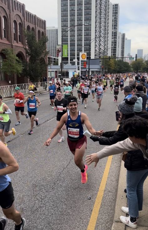 Running Girly, Marathon Aesthetic, Running Inspo, Running Books, Best Running Gear, Chicago Marathon, Olympic Trials, Nyc Marathon, First Marathon