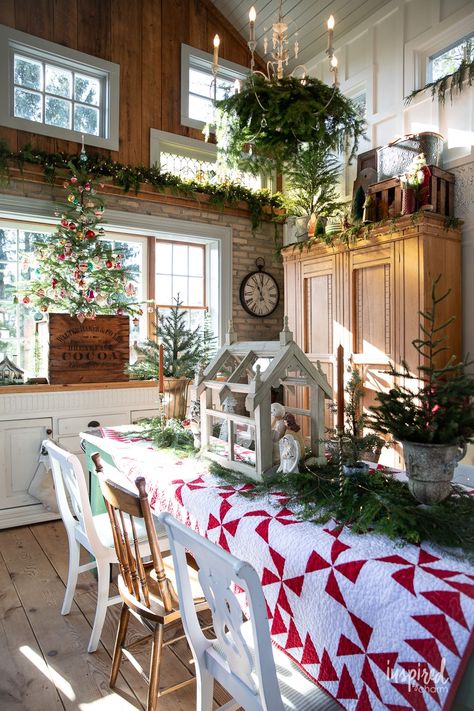 Step into a world of rustic charm and holiday spirit with this enchanting Gardenhouse tour. This space is a testament to creative repurposing and heartfelt holiday decorating. Get inspired by the festive elegance of this amazing Gardenhouse. Christmas Tour Of Homes, Repurposed Christmas Decor, Christmas Decorating Ideas For The Home, Christmas Cozy Home, English Cottage Christmas, Decorating With Quilts, Cozy Christmas Kitchen, Wall Pantry Ideas, Cottage Christmas Decor