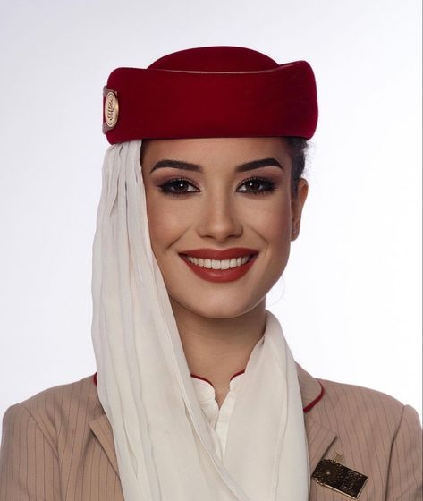 Emirates Cabin Crew Makeup, Emirates Cabin Crew Uniform, Flight Attendant Attire, Emirates Makeup, Emirates Aesthetic, Qatar Airways Cabin Crew, Emirates Airline Cabin Crew, Become A Flight Attendant, Night Pool Party