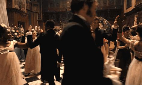 Bridgerton Dance, Bridgerton Gif, Funny Military, Bridgerton Aesthetic, Aesthetic Gifs, Korean Culture, Regulus Black, Military Humor, Banner Gif