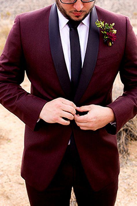 Purple and Burgundy Groom Suits / http://www.himisspuff.com/groom-fashion-inspiration-45-groom-suit-ideas/2/ Tuxedo Groomsmen, Groom Tuxedo Wedding, Beach Wedding Suits, Wedding Groomsmen Attire, Groomsmen Tuxedos, Groom Wedding Attire, Formal Men, Winter Wedding Colors, Burgundy Suit