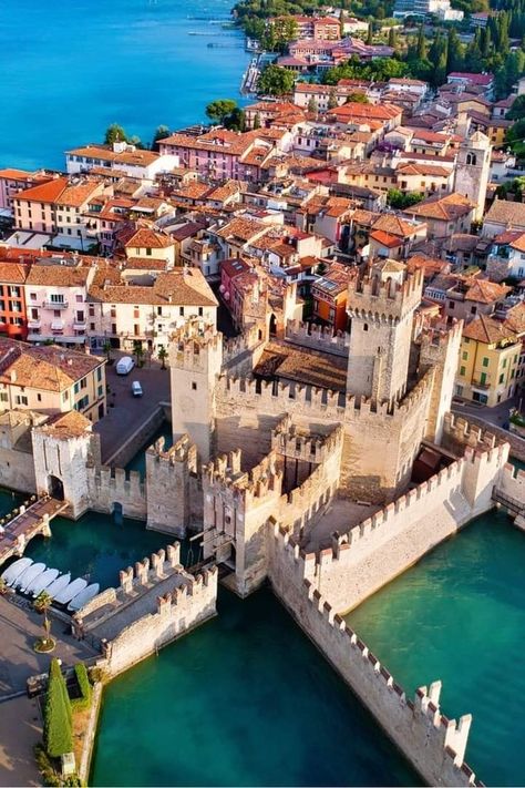 Sirmione Lake Garda, Sirmione Italy, Around The World Cruise, All About Italy, World Cruise, Romantic Travel Destinations, Sore Eyes, Travel Japan, City Pictures