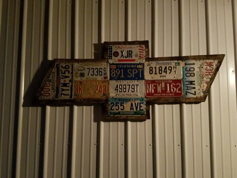 Repurpose Old License Plates, Things To Do With License Plates, Automotive Wall Decor, License Plate Bedroom Decor, License Plate Ideas Room Decor, Old License Plate Ideas Wall Art, License Plate Ideas Decor, License Plate Art Ideas, License Plates Ideas