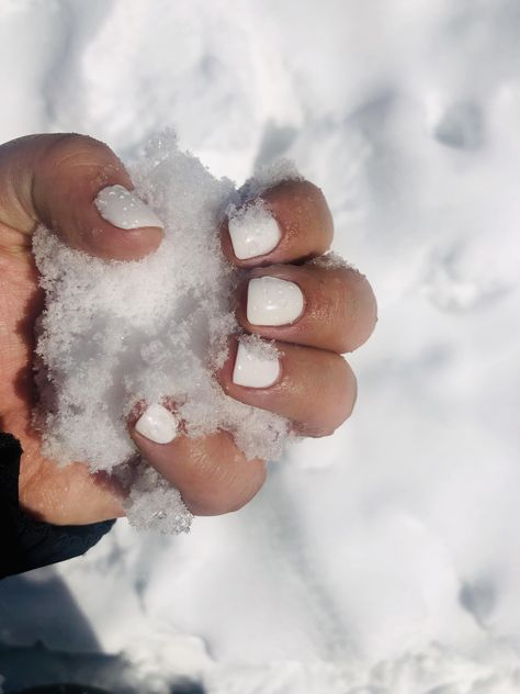 Nails Snow, Snow Trip, Beauty Center, Nail Fashion, First Snow, White Nails, Fashion Nails, Aurora, Nail Art