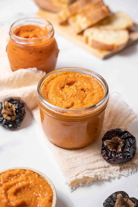 Authentic & Easy Romesco Sauce Recipe - (Salsa Romesco) Spanish Sauces, Spanish Sauce, Easy Spanish Recipes, Catalan Recipes, Romesco Sauce Recipe, Roasted Garlic Cloves, Romesco Sauce, Dried Peppers, Feel Good Food