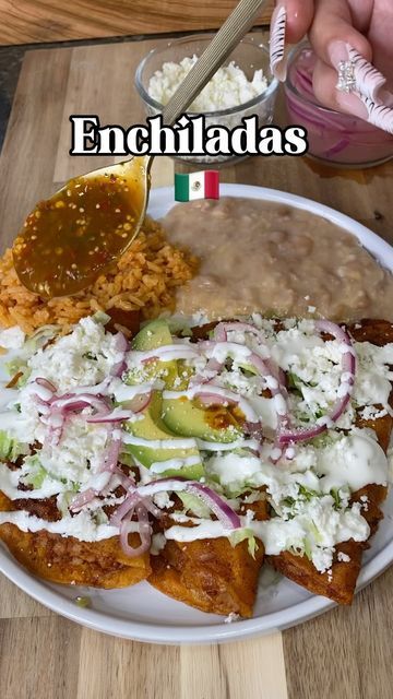 @perla.cee on Instagram: "Enchiladas De Papa Y Chorizo😋

Ingredients for sauce:
5 Chile California
5 Chile Guajillo
1 Chile Pasilla
Garlic cloves

Recipe: Boil all the chiles for 15 minutes, remove and add to blender along with 2 garlic cloves, 1 tbsp of chicken bullion, 1 tbsp of tomato bullion, 1/2 tsp of cumin,1/4 tsp of oregano,5 coriander seeds & 2 cups of water blend and be sure to strain after & your sauce is ready💞

#foodie#mexican#comidamexicana#recetas#enchiladas#dinner#lunchideas#dinnerideas#enchiladasdepapa#foodstagram#foodies#foodbeast#foodstyling#cocina#comfortfood#comidacasera#cookingreels#foodreels#easyrecipes#goodeats#delicious#yummy#mexicanfood#chef#chefstable" Enchiladas Dinner, Cloves Recipes, Chile Pasilla, Chicken Bullion, Chile Guajillo, Coriander Seeds, Diy Hacks, 2 Cups, Oregano