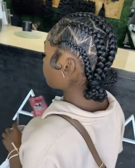 Hairstyles Zigzag, Feed In Braids Into Low Bun, 2 Buns, Protective Style Braids, Two French Braids, Braids With Shaved Sides, Feed In Braids, Two Braid Hairstyles, Feed In Braids Hairstyles