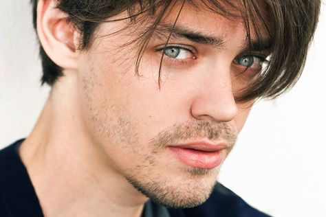 Tom Payne is a gay person or has love life to shut these rumors? Jesus The Walking Dead, Paul Monroe, Paul Rovia, Tom Payne, Walking Dead Cast, Prodigal Son, Daryl Dixon, Man Crush, Walking Dead