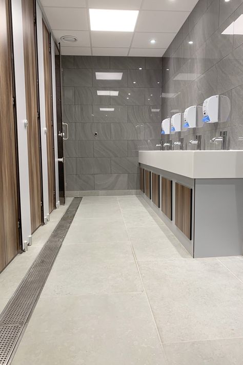 Contemporary Washroom, Cubicle Design, Toilet Cubicle, Commercial Toilet, Gray And White Bathroom, Restroom Design, Washroom Design, Coffee Shops Interior, Public Restroom