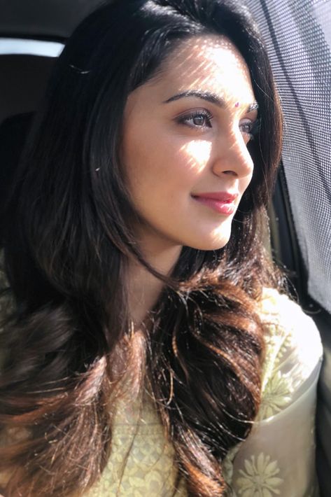 Kaira Advani, Indian Look, Full Name, Indian Film, Actor Picture, Model Aesthetic, Kiara Advani, Film Actress, Bollywood Girls