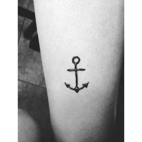 #anchor #henna #smalltat Beach Henna Tattoos, Henna Animals, Small Black Tattoos, Small Henna Tattoos, Small Henna Designs, College Makeup, Henna Ink, Cute Henna Tattoos, Henna Style Tattoos