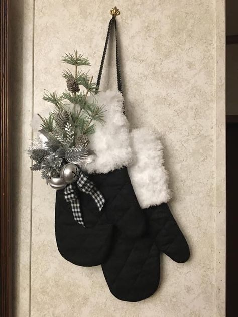 Mittens Christmas Decor, Christmas Mittens Crafts, Mitten Door Hanger, Mitten Ornaments Diy, Mitten Decorations, Mitten Wreath, After Christmas Winter Decor, Christmas Mittens, Recycled Christmas