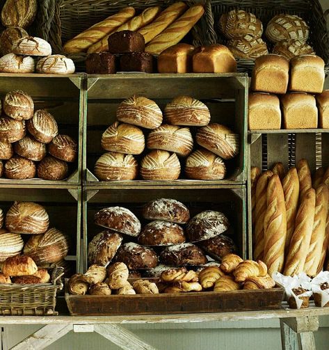 Artisanal Bakery, Bread Display Ideas Farmers' Market, Buuck Farms Bakery, Organic Bakery, Farm Bakery, Freshly Baked Bread, Pastry And Bakery, Baked Bread, Freshly Baked