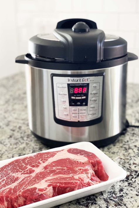 Easy Instant Pot Chuck Roast Recipe - Slow Cooker Directions Too! - The Keto Queens Chuck Pot Roast Recipe Instant Pot, Boneless Beef Chuck Roast Instant Pot, Pressure Cooker Chuck Roast Recipes, Instapot Chuck Roast, Chuck Roast Pressure Cooker, Chuck Roast Instant Pot, Instant Pot Chuck Roast Recipe, Quick Low Carb Dinner, Instant Pot Chuck Roast