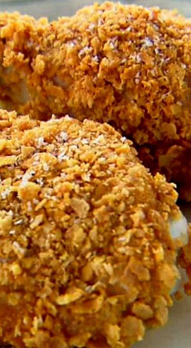 Trisha Yearwood's Cornflake Crusted Chicken Cornflake Chicken Recipes, Cornflake Crusted Chicken, Cornflake Chicken Baked, Cornflake Recipes, Fried Chicken Coating, Cornflake Chicken, Trisha Yearwood Recipes, Meat Recipes For Dinner, Healthy Meat Recipes