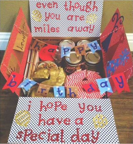 20 Awesome Birthday Care Packages For Any College Student - Society19 Birthday Surprise For Girlfriend, Best Birthday Surprises, Diy Care Package, Surprise For Girlfriend, Birthday Care Packages, Diy Gifts For Girlfriend, Box Wrapping, College Care Package, Friends Diy