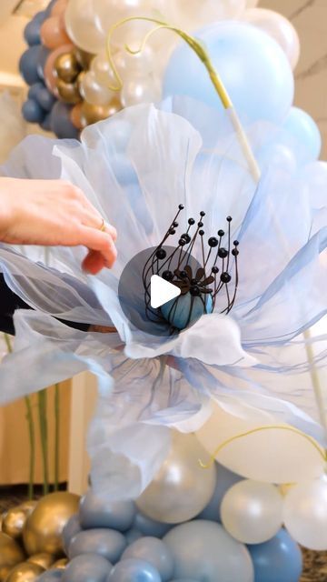 Flowers Installation, Free Paper Flower Templates, Flower Magic, At Home Workouts For Women, Creative Flower Arrangements, Flower Installation, Paper Flower Template, Crepe Paper Flowers, Giant Flowers