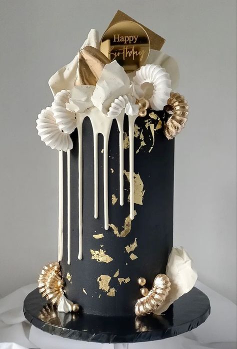 Elegant Drip Cake, Masculine Cakes For Men, Masculine Cake, Black And Gold Birthday Cake, Gatsby Cake, Gym Cake, Liquor Cake, Golden Birthday Cakes, Bespoke Cakes