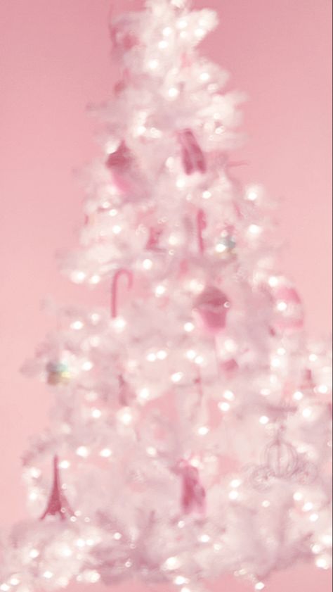 Pink Christmas Tree Wallpaper Iphone, Pinkmas Aesthetic Wallpaper, Pink Winter Lockscreen, Pink New Years Aesthetic, Pink Christmas Astethic, Girly Winter Wallpaper Iphone, Winter Pink Wallpaper, Girly Ipad Wallpaper, Pink Winter Background