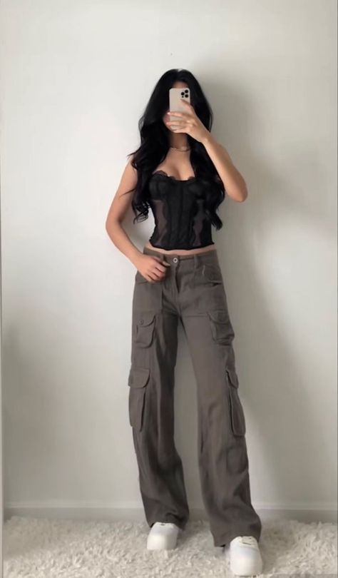 Going To The Zoo Outfit Summer, Fits And Bits Outfits, Sleek Outfits For Women, Mafia Wife Outfit, Fitsandbits Outfits, Turk Fashion, Aesthetic Closet, Rok Midi, Closet Clothing