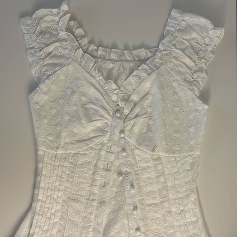 Size: Small Never Worn Hollister Babydoll Top, Yesstyle Tops, Baby Doll Tops, White Babydoll Top, Ghibli Poster, Plain White Top, Coquette Top, Babydoll Tops, Dolly Fashion