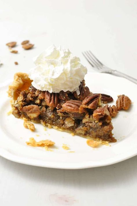 Pecan Pie Recipe From Scratch, Easy Holiday Pies, Southern Thanksgiving Recipes, Easy Blueberry Pie, Healthy Pie Recipes, Easy Pecan Pie, Homemade Pie Recipes, Salty Desserts, Homemade Pecan Pie