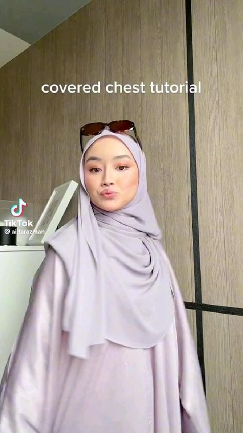 Elegant Muslimah Outfit, Chest Cover Hijab Style, Indonesian Hijab Style Tutorial, Chest Cover Hijab Tutorial, Hijab For Chubby Face, Hijab Covering Chest, Tutorial Shawl Simple, Hijab Casual Dress, Hijab Tourtial