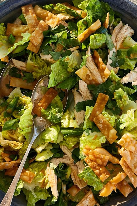 Wonton Salad Recipe, Wonton Chicken Salad, Chinese Chicken Salads, Salad Honey Mustard, Wonton Salad, Wonton Chicken, Crispy Wontons, Honey Mustard Chicken Salad, Mustard Chicken Salad