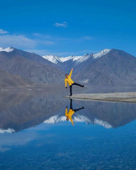 Beautiful Portrait at Pangong Lake, Ladakh #India Pangong Lake Photography Ideas, Ladakh Photography Beautiful, Sikkim Photography Aesthetic, Leh Photo Ideas, Pangong Lake Photography, Leh Ladakh Photography Poses, Manali Photography Poses, Leh Ladakh Photography, Kashmir Photography Ideas