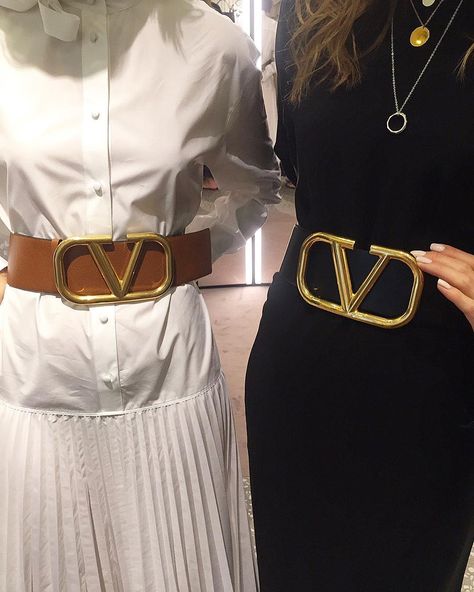 Prada Belt Outfit, Valentino Belt Women Outfit, Valentino Belt Outfit, Valentino Belt, Belt Outfit, Designer Belt, Fashionable Outfits, Classy Casual Outfits, Classy Casual