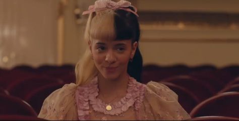 Melanie Martinez Drama Club, Melanie Martinez Outfits, K-12 Melanie Martinez, Club Hairstyles, Drama Club, Celebrity Style Red Carpet, Dump A Day, Body Picture, Celebrity Art