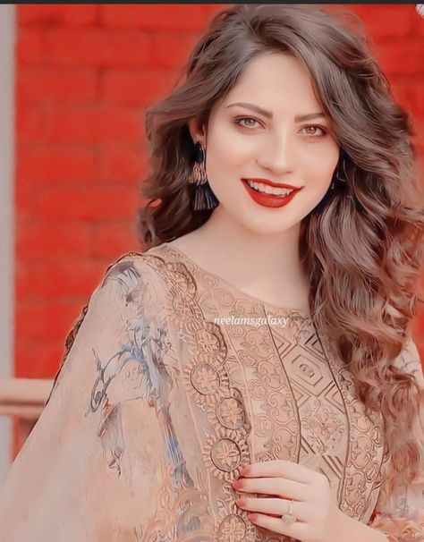 Nilam Muneer, Nelum Muneer, Neelum Munir, Neelam Munir, Neelam Muneer, Pakistani Actors, Stylish Short Dresses, Ayeza Khan, Comedy Film