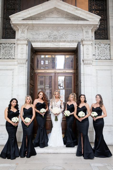 Black And White Wedding Theme, Black Gold Wedding, White Wedding Theme, White Bridesmaid, Black Bridesmaids, Dark Wedding, Black Mermaid, Black Bridal, Black And White Theme