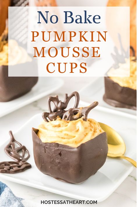 Pumpkin Mold Desserts, Individual Pumpkin Desserts, Pumpkin Mousse Recipe, No Bake Pumpkin, Bake Pumpkin, Pumpkin Mousse, Chocolate Pumpkin, Food Party, Favorite Dessert Recipes