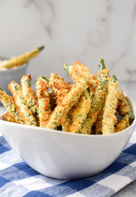 Air Fryer Parmesan Green Bean Fries - West of the Loop Prociutto Appetizers, Fried Asparagus, Spring Appetizers, Spicy Southern Kitchen, Parmesan Green Beans, Fried Green Beans, Asparagus Fries, Sides Recipes, Light Appetizers