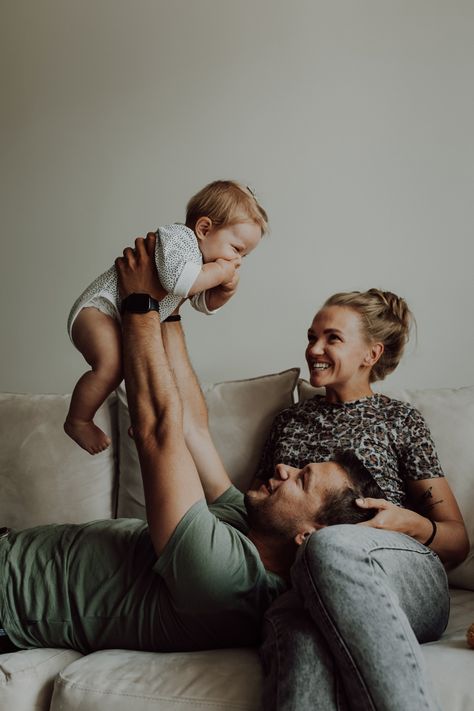 Family Photo Story by Stelikova › Beloved Stories Father Son Photography, Indoor Family Photos, Newborn Family Pictures, Family Photo Studio, Baby Family Pictures, First Family Photos, Family Studio Photography, Photography Outfits, Family Photos With Baby