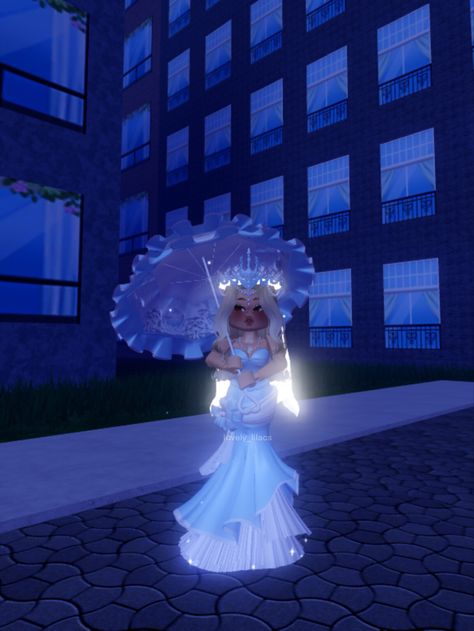 Blue Bliss Outfit, Royale High Roblox Outfits Aesthetic, Royale High Aesthetic, Outfit Ideas Royale High, Roblox Outfits Aesthetic, Royale High Roblox Outfits, God Oc, High Tips, Royale Outfits